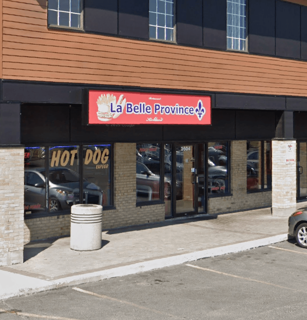 Devanture du restaurant La Belle Province \u00e0 Kirkland.