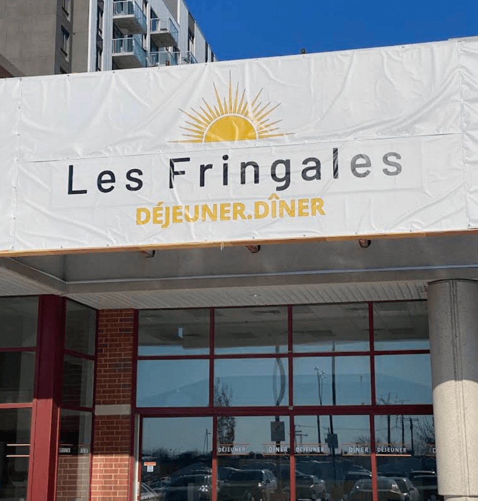 Devanture du restaurant Les Fringales D\u00e9jeuner et D\u00eener \u00e0 Laval