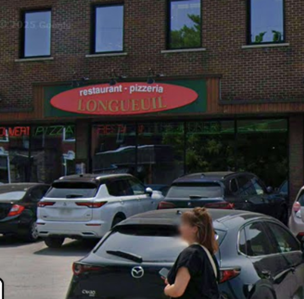 Devanture du restaurant Longueuil pizzeria.