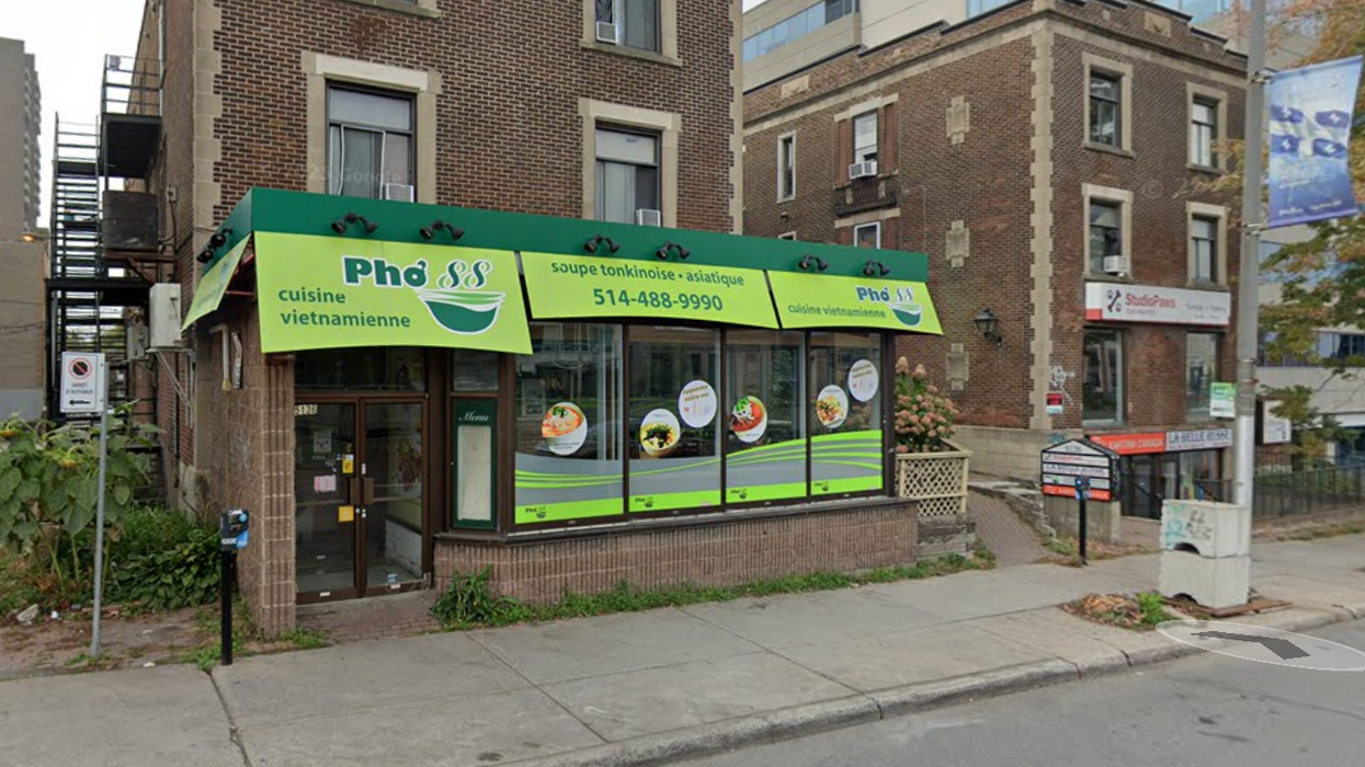 Devanture du restaurant Pho 88 à Montréal.