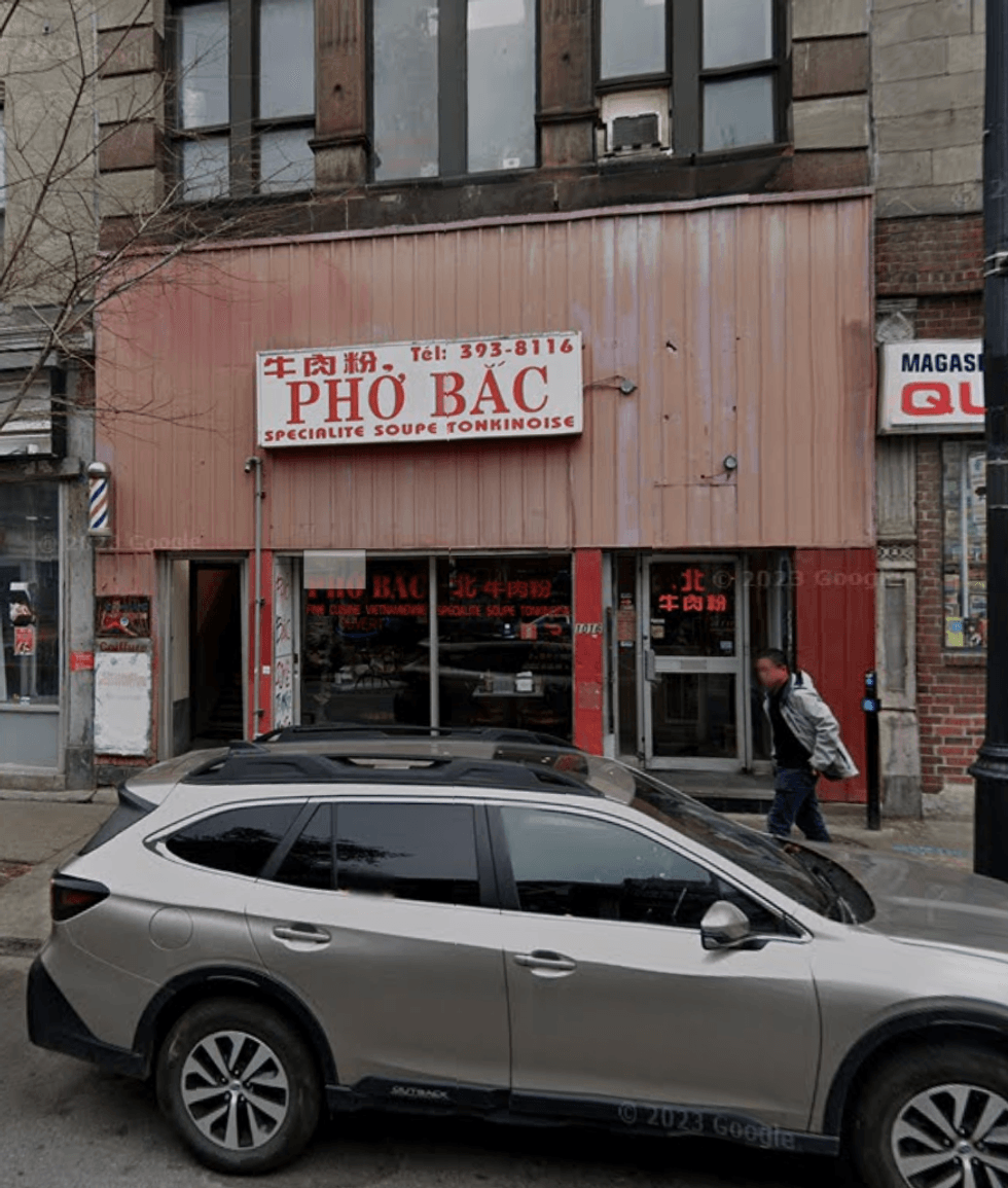 Devanture du restaurant Pho Bac \u00e0 Montr\u00e9al.