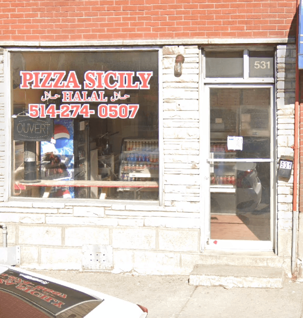 Devanture du restaurant Pizza Sicile Halal \u00e0 Montr\u00e9al.