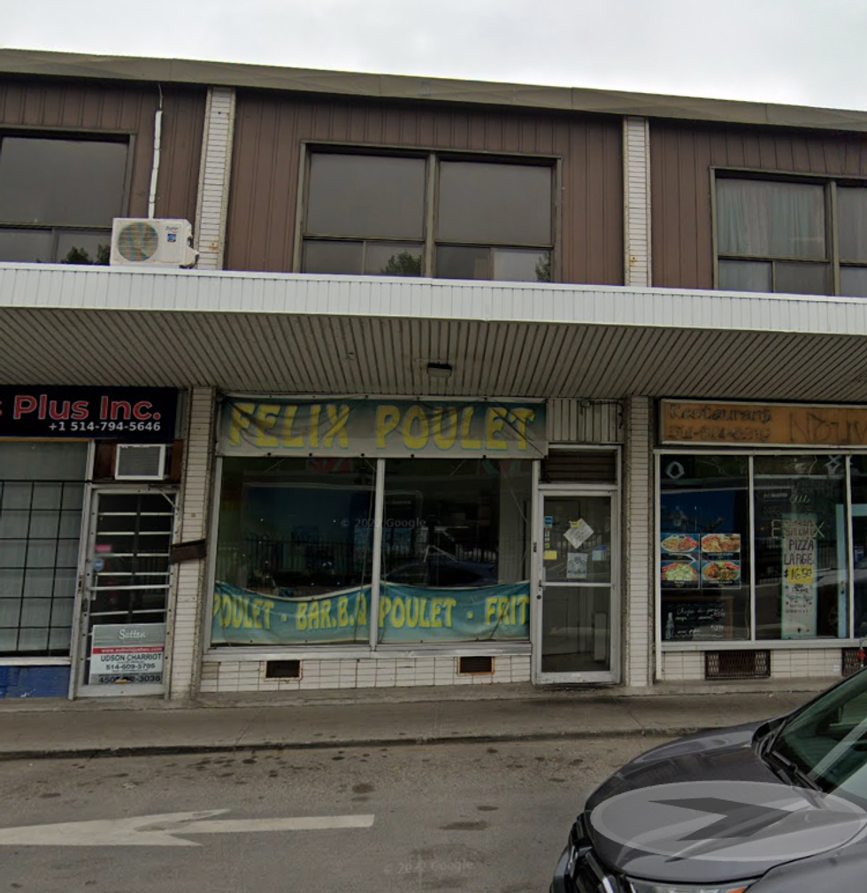 Devanture du restaurant Poulet Nouveau F\u00e9lix Restaurant \u00e0 Montr\u00e9al.