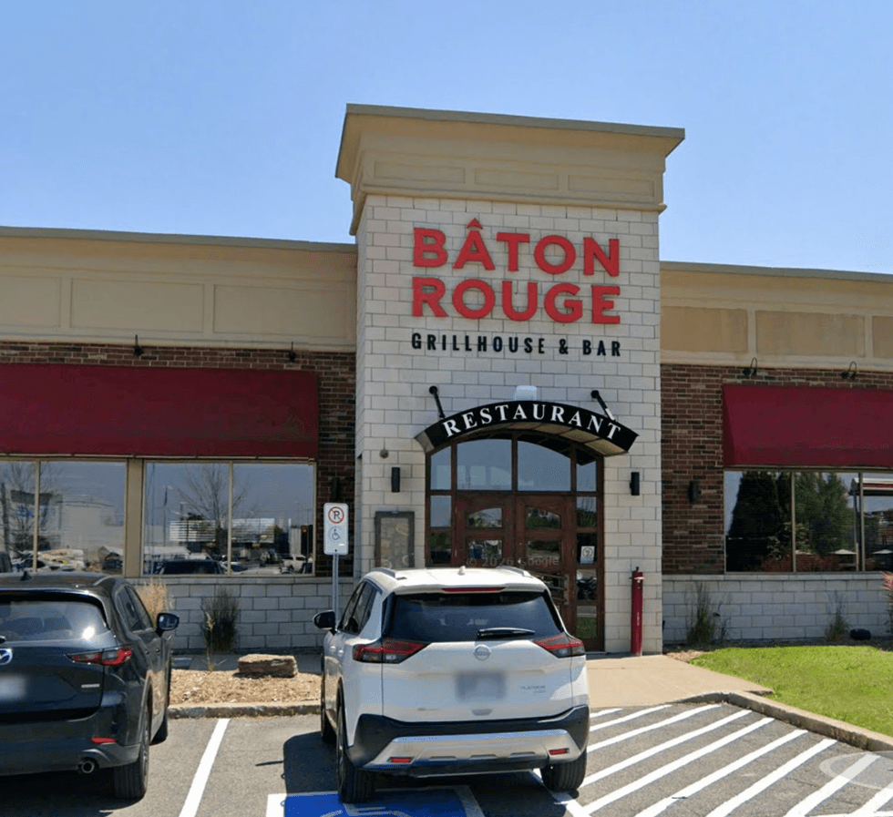 Devanture du restaurant Restaurant B\u00e2ton Rouge \u00e0 Candiac.