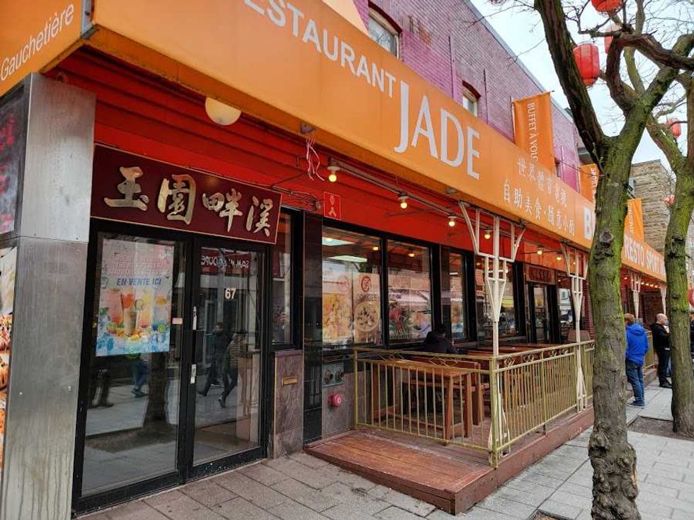 Devanture du restaurant Restaurant Jade Quartier Chinois \u00e0 Montr\u00e9al.