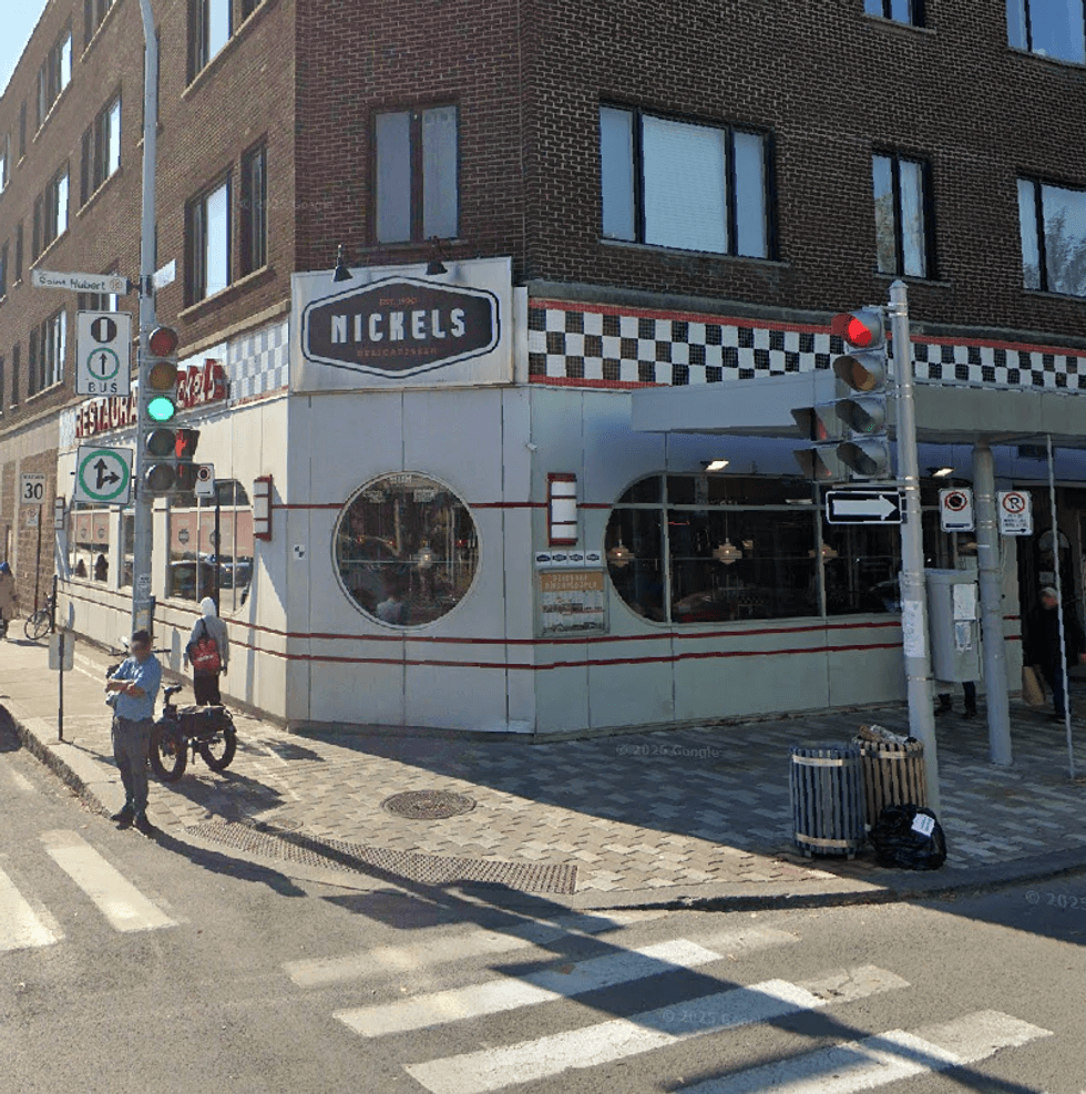 Devanture du restaurant Restaurant Nickel's \u00e0 Montr\u00e9al.