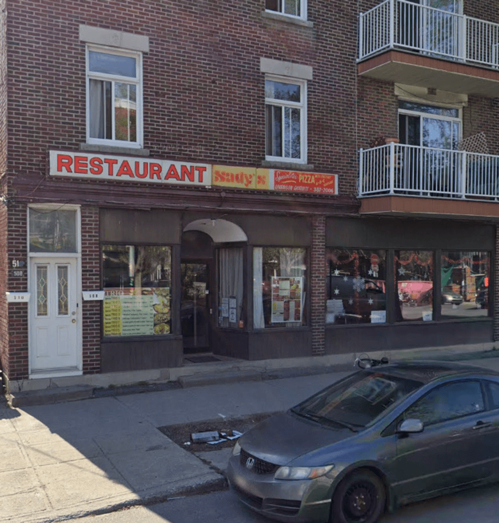 Devanture du Restaurant Sady's \u00e0 Montr\u00e9al.