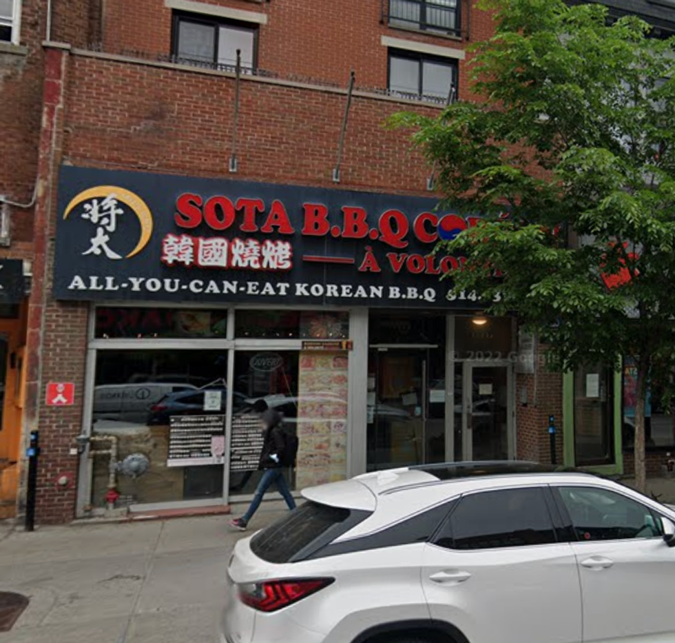 Devanture du restaurant Sota BBQ Cor\u00e9en \u00e0 Montr\u00e9al.