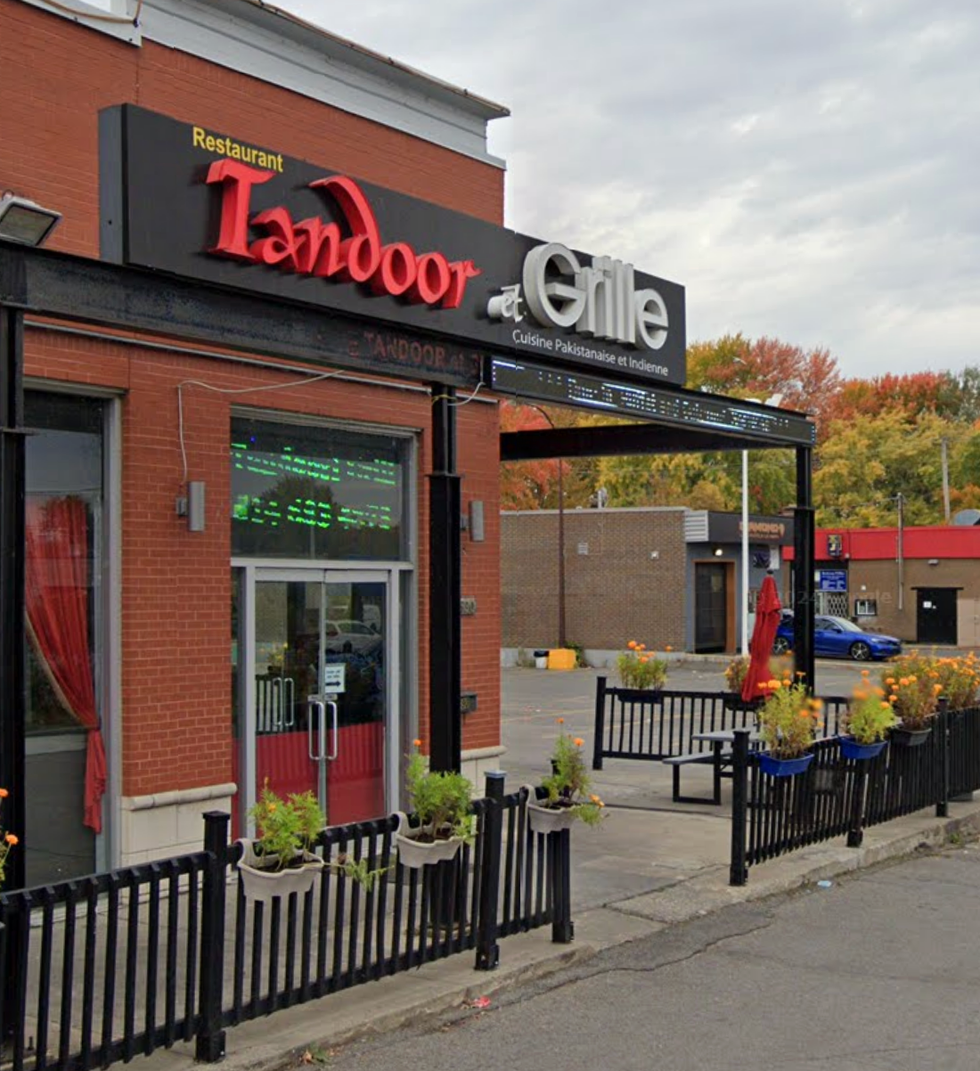 Devanture du restaurant Tandoor et Grille \u00e0 Dollard-des-Ormeaux.