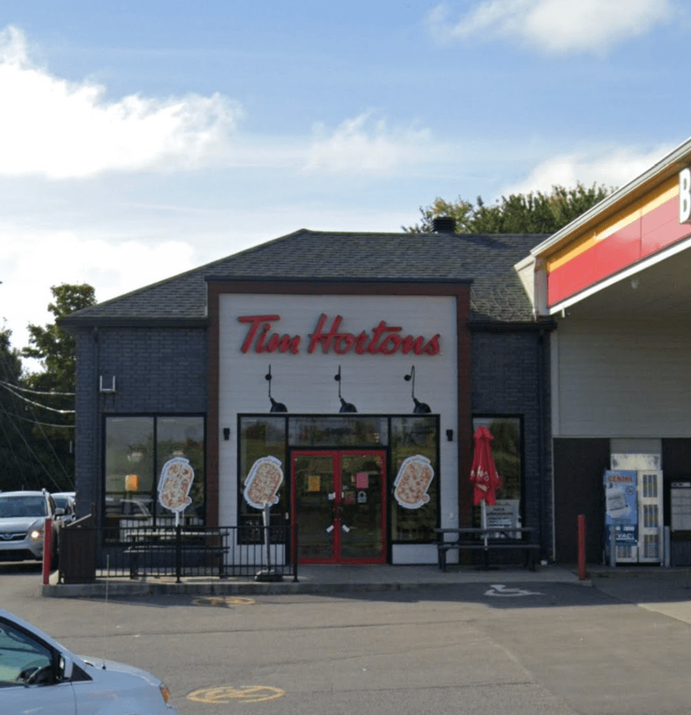 Devanture du restaurant Tim Hortons 9437 \u00e0 Mirabel.