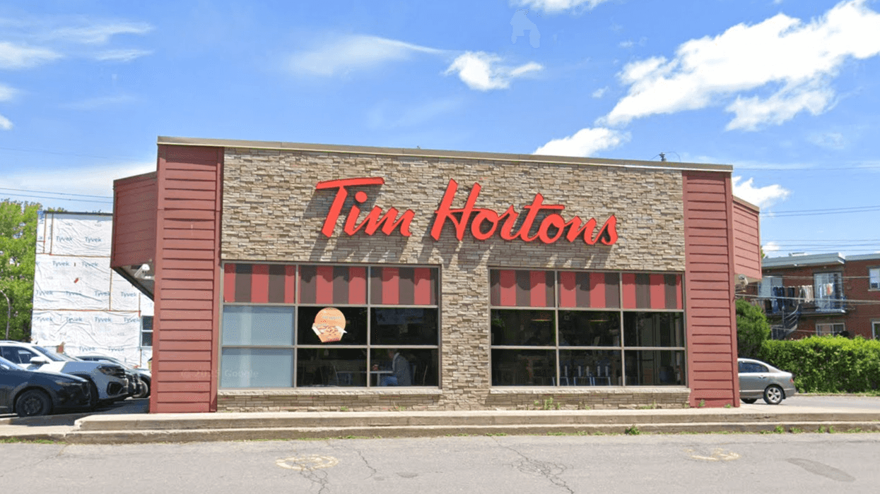 Devanture du restaurant Tim Hortons à Montréal.