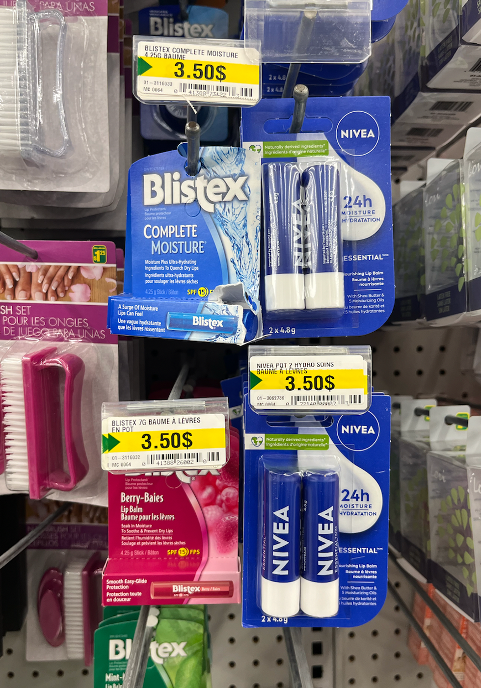 Diff\u00e9rents baumes \u00e0 l\u00e8vres : Nivea et Blistex.