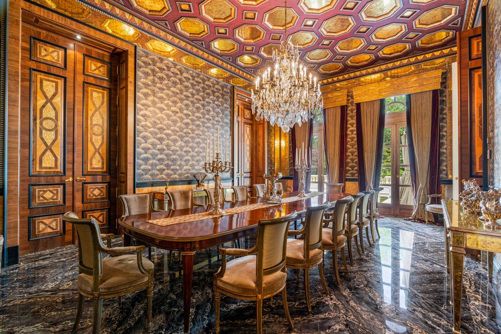Dining room at 15 High Point Rd.