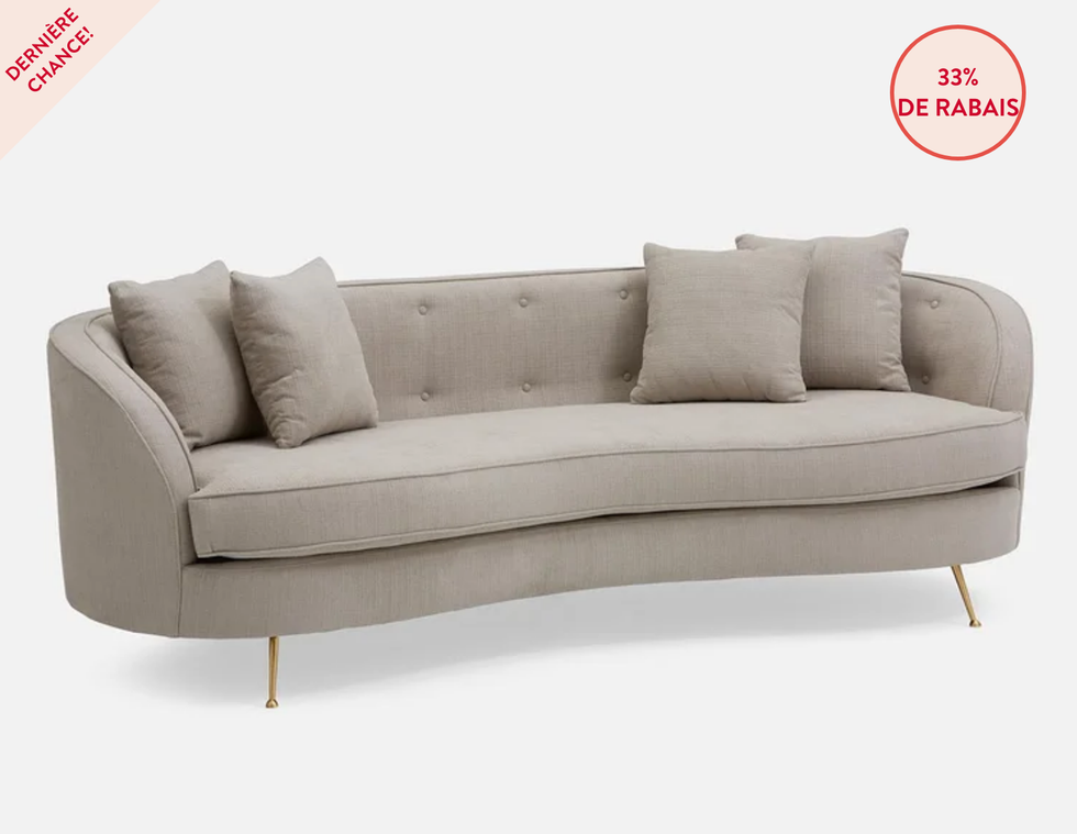 Divan chez Structube.