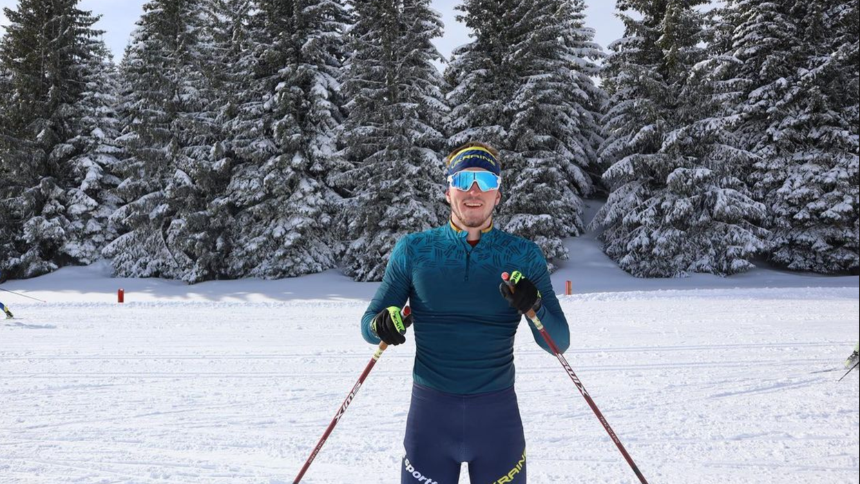 Dmytro Suiarko skiing.