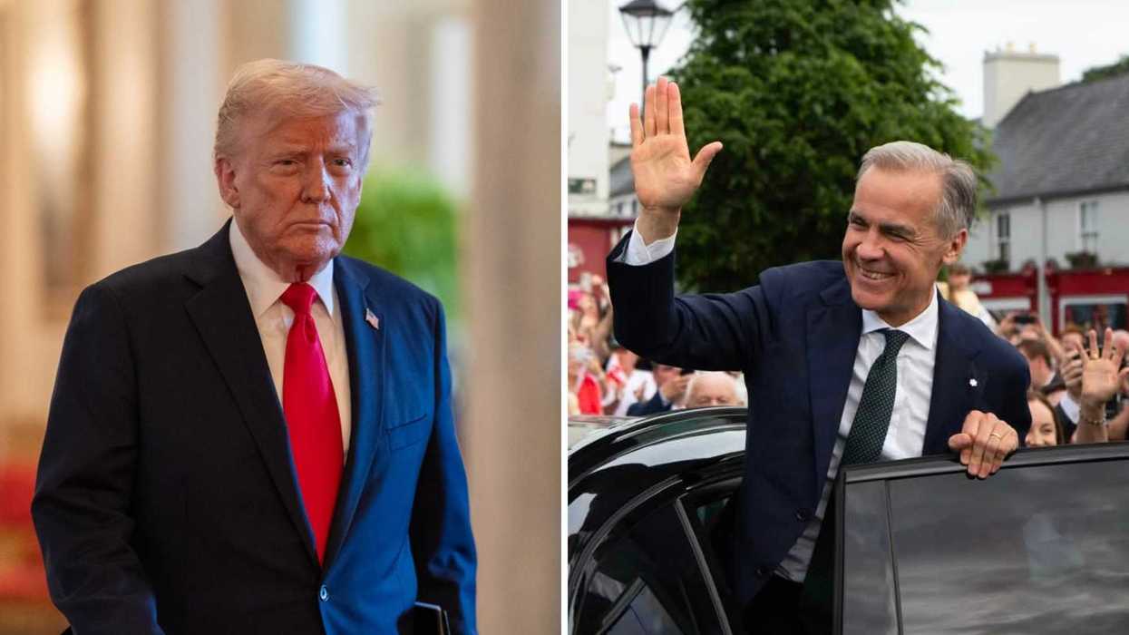 Donald Trump. Droite : Mark Carney.