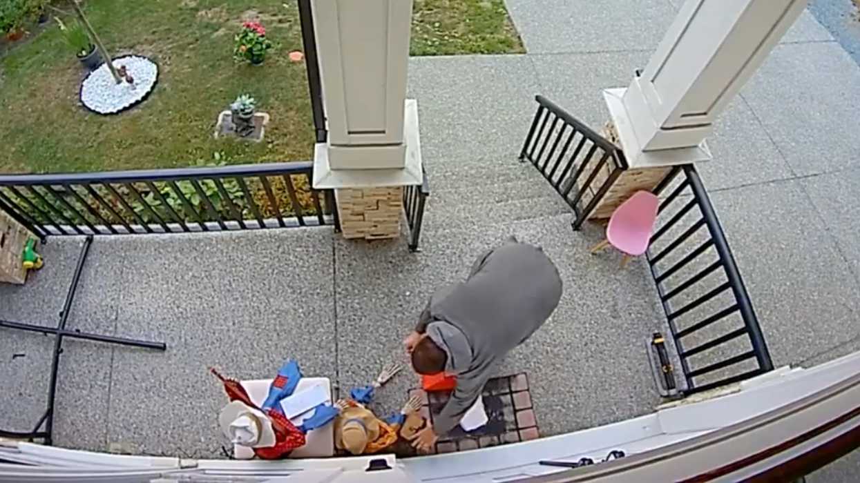 DoorDash Driver In BC Caught On Tape Swiping An Amazon Package (VIDEO)