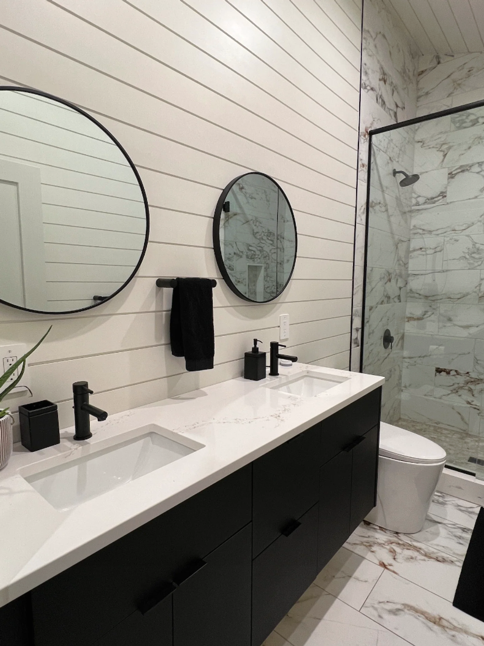 Double sinks in the bathroom.