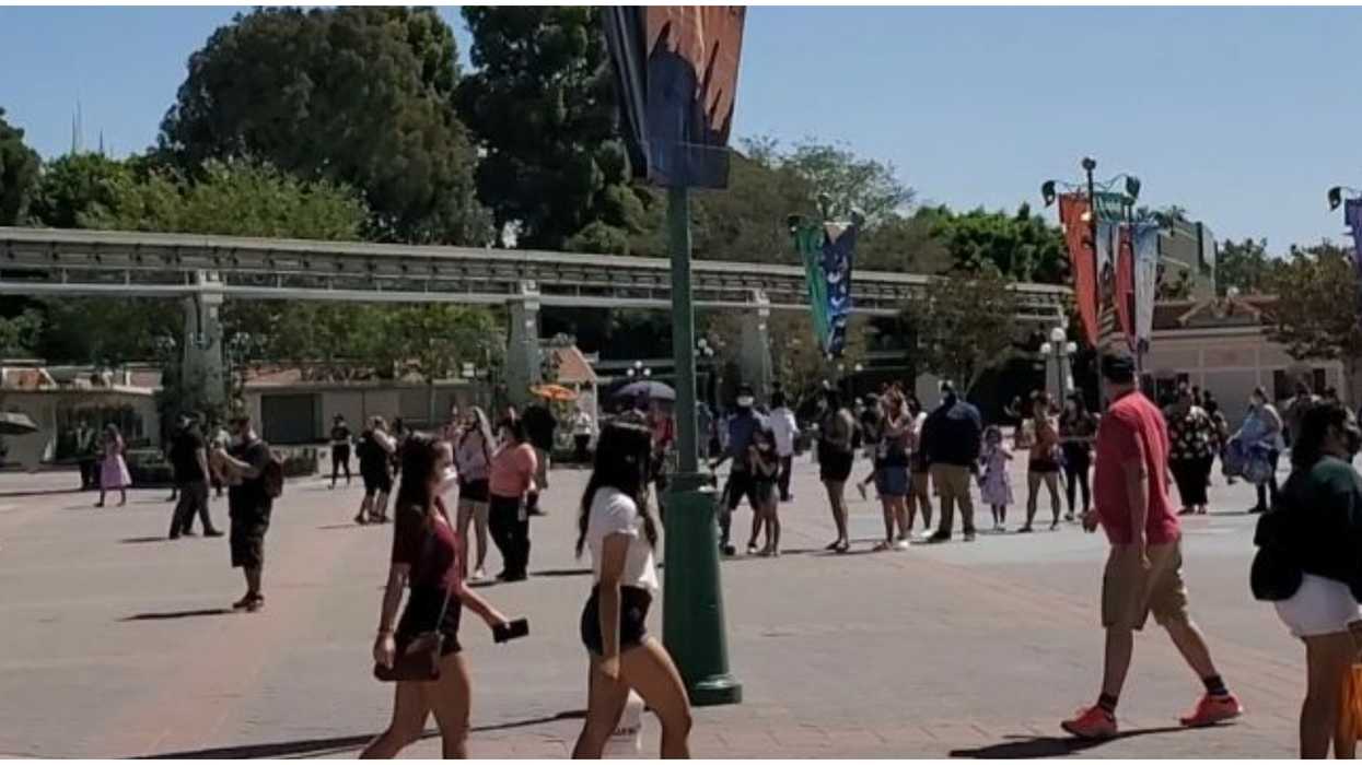 Downtown Disney District In Anaheim Reopened To People Flocking To It (PHOTOS)