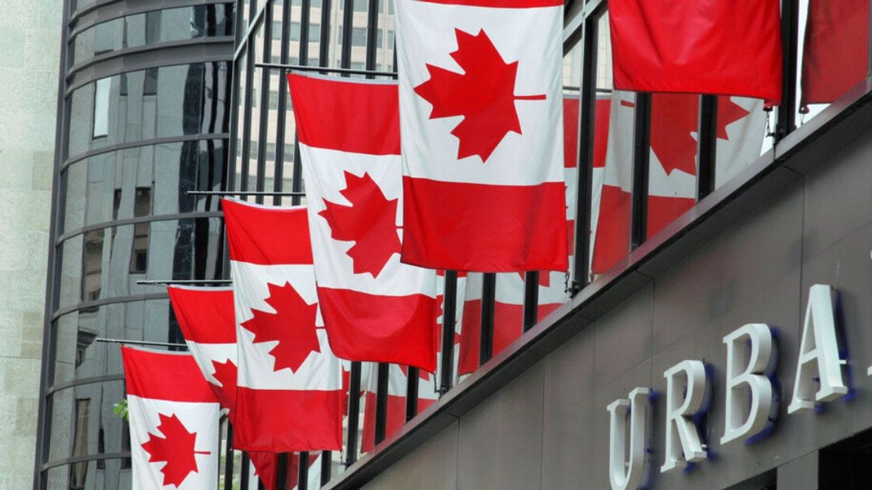 Drapeaux canadiens.