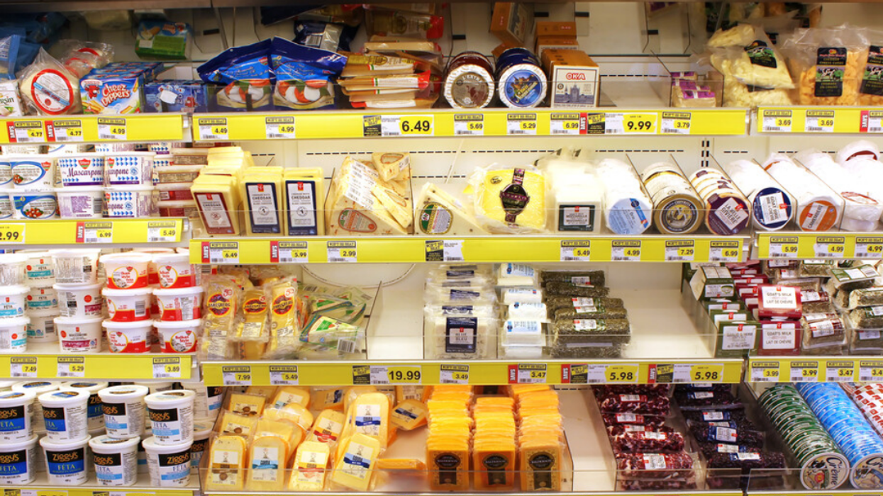 Du fromage vendu dans un supermarché au Québec.