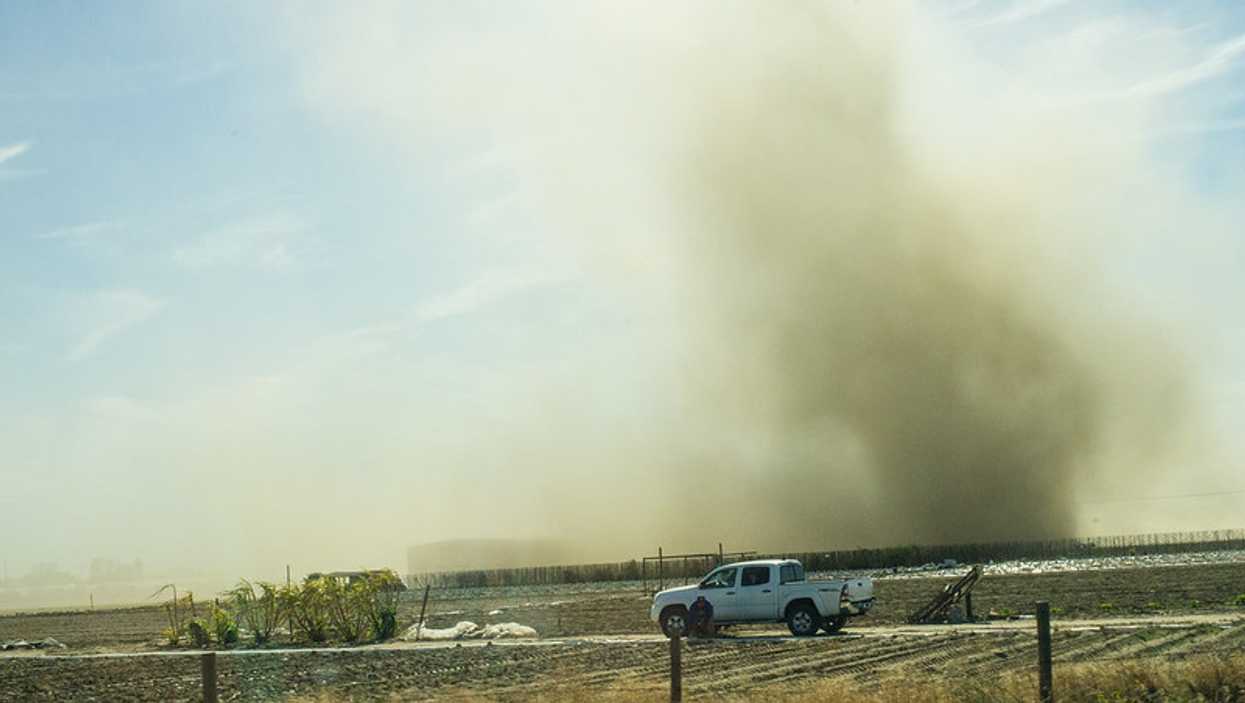 Dust Devils In Ontario Have Been Captured On Film And They're Like Mini Tornadoes