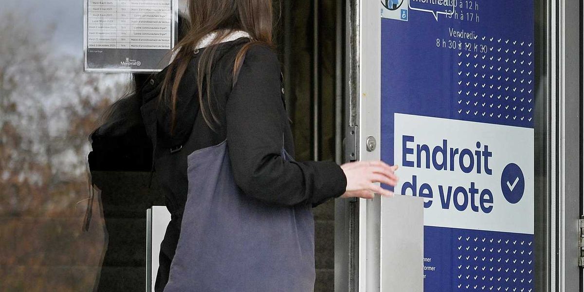 Élections Québec says it will send out voting information in French only Élections Québec says it will send out voting information in French only
