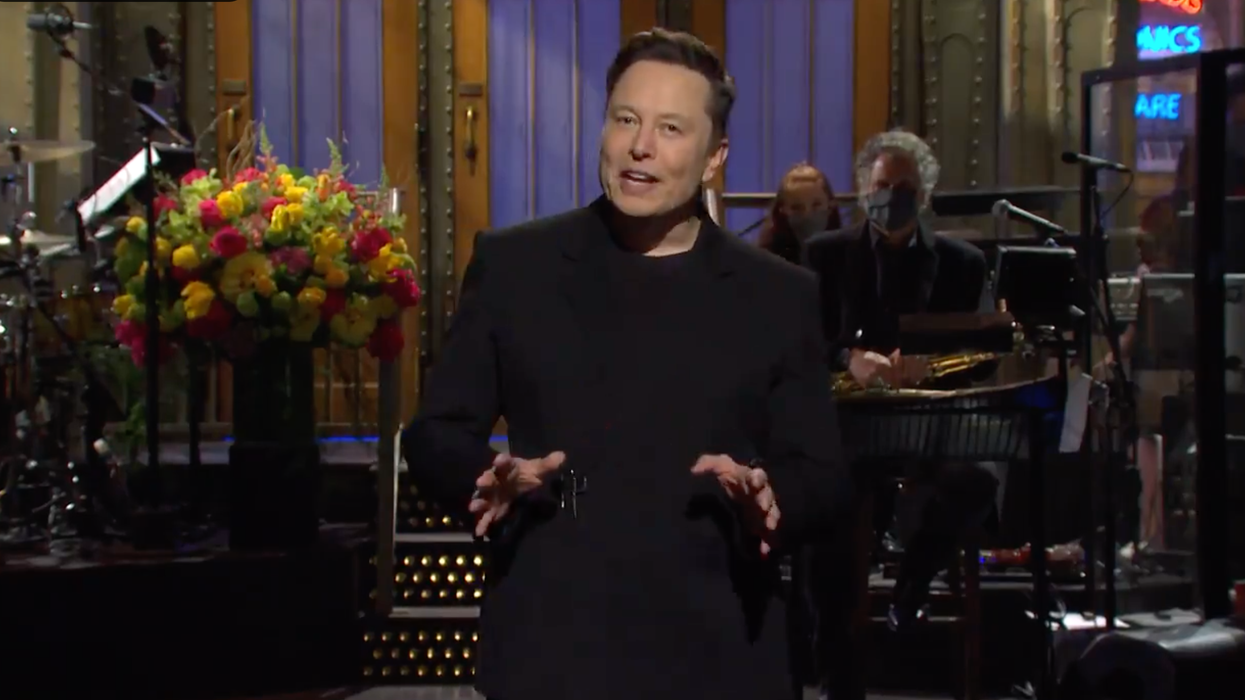 Elon Musk ‘SNL’ Monologue Includes Message To ‘Anyone I’ve Offended’ (VIDEO)