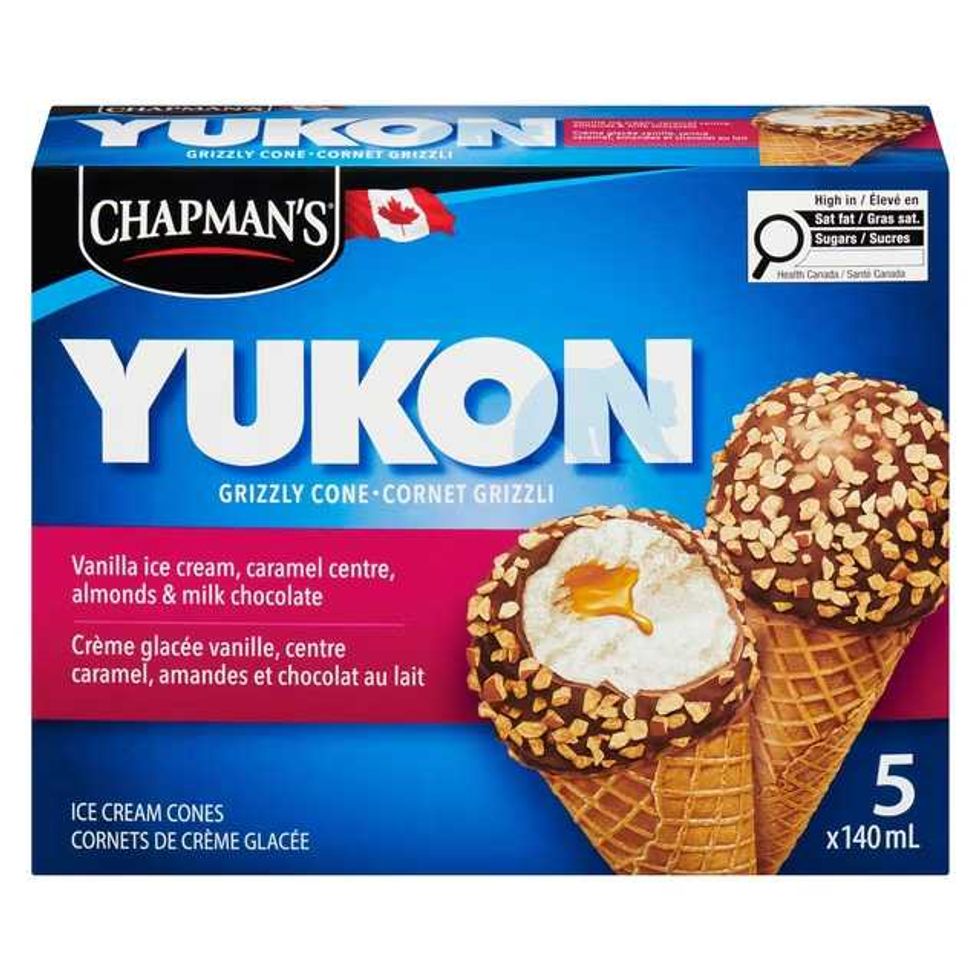Emballage de cinq cornets de cr\u00e8me glac\u00e9e Chapman's sur fond blanc.