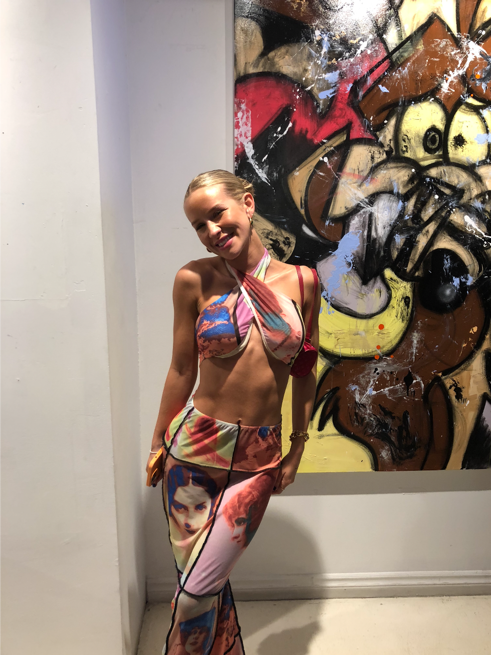 Emy-Jade Greaves \u00e0 la soir\u00e9e d'Hugo Renzo.