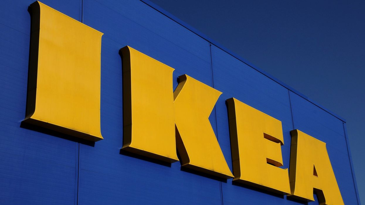 Enseigne d'un magasin IKEA.