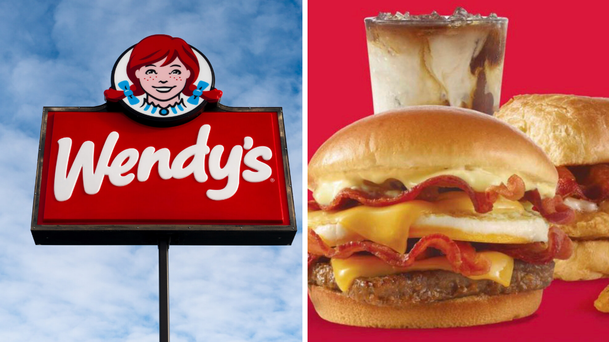 Enseigne d'un restaurant Wendy's. Droite : Burger déjeuner de chez Wendy's.