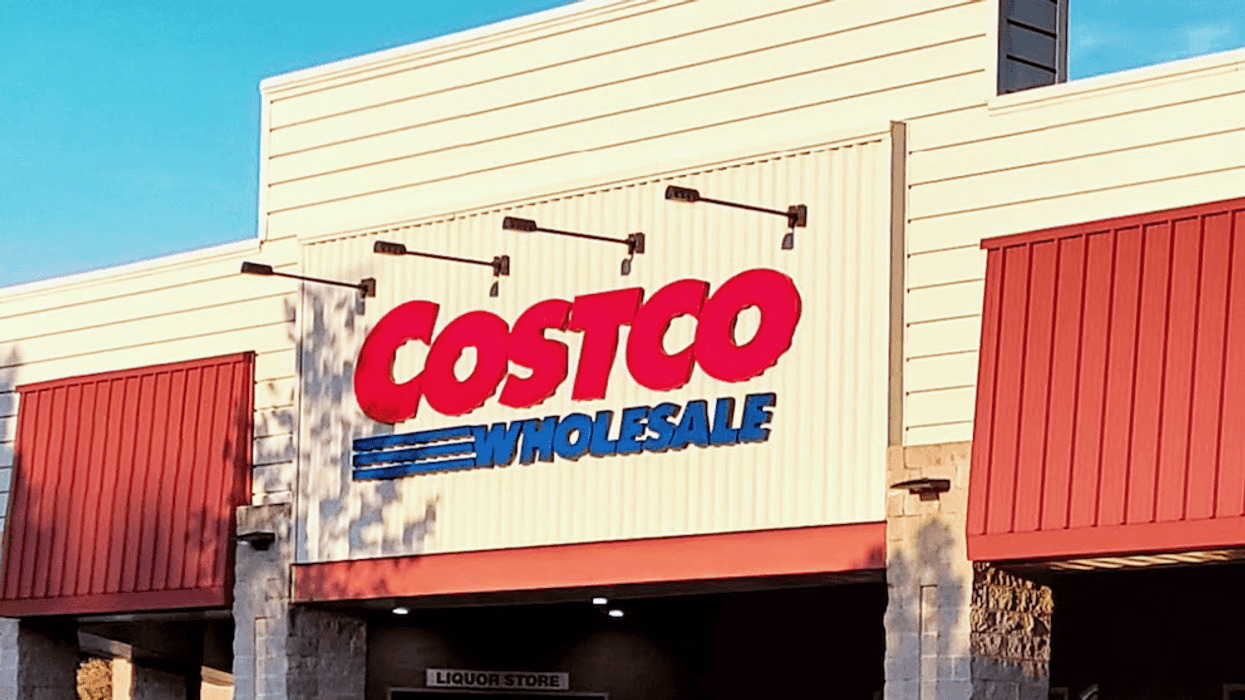 Enseigne de l'entrepôt Costco.