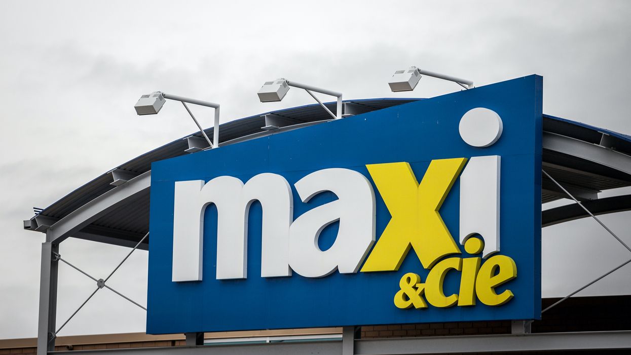 Enseigne de l'épicerie Maxi & cie.
