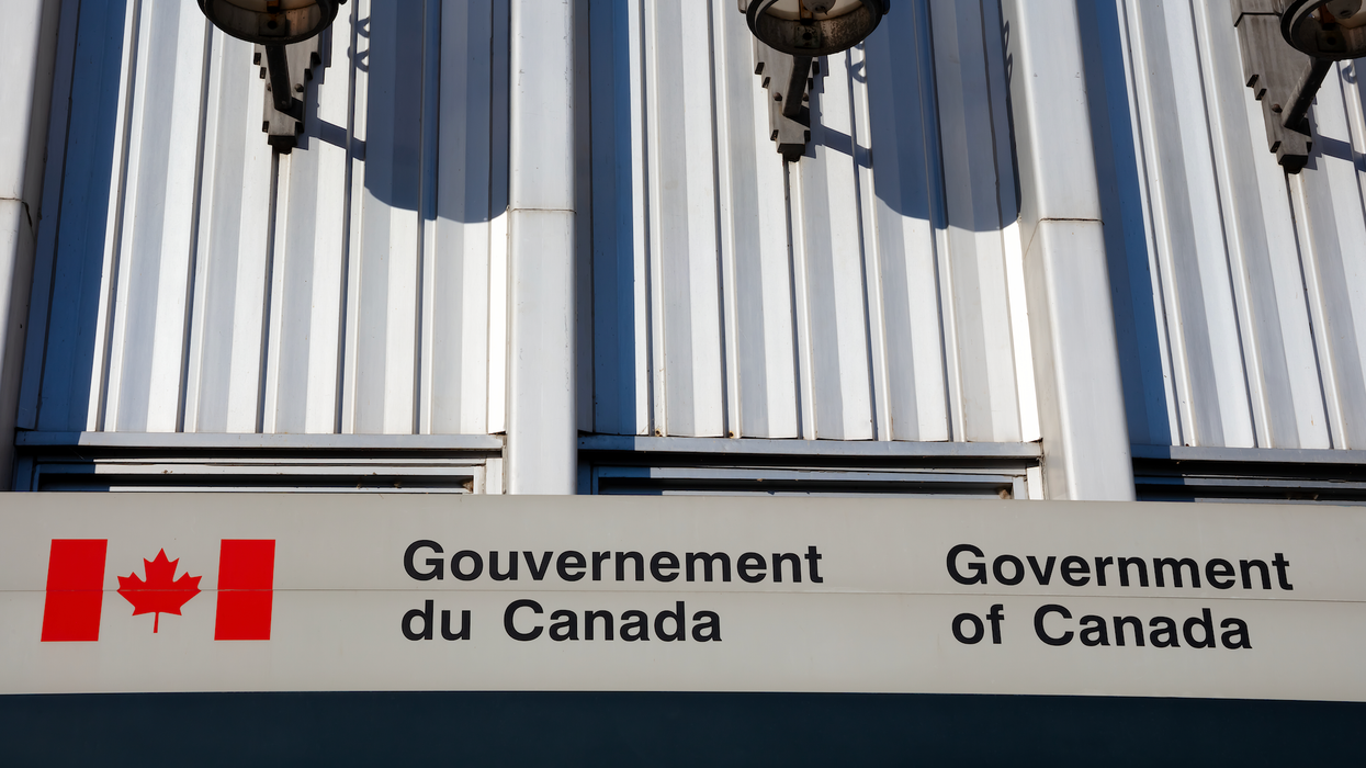 Enseigne du gouvernement du Canada.