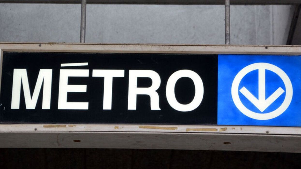Enseigne du métro de Montréal.