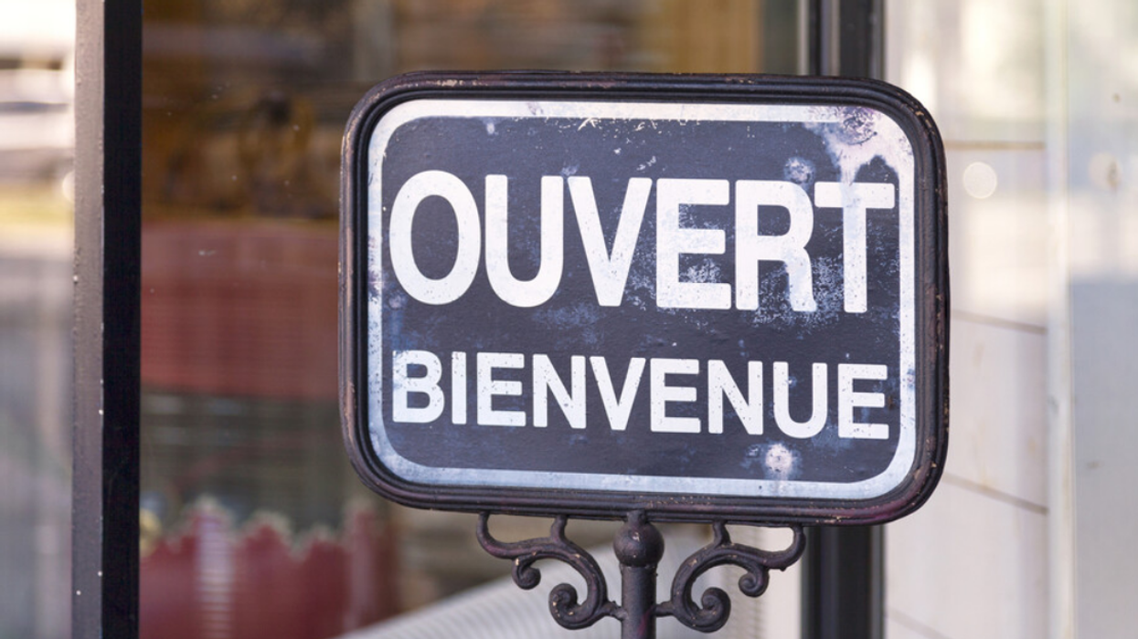 Enseigne ouvert.