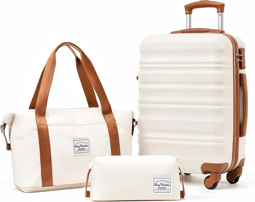 Ensemble de bagages cabine LONG VACATION avec sac de voyage et trousse en rabais sur Amazon Canada.