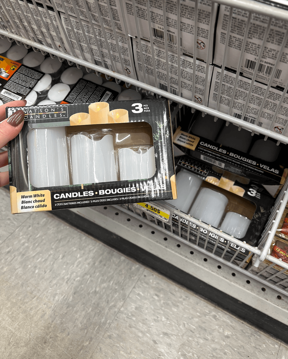 Ensemble de bougies \u00e0 batteries sur les tablettes du Dollarama.