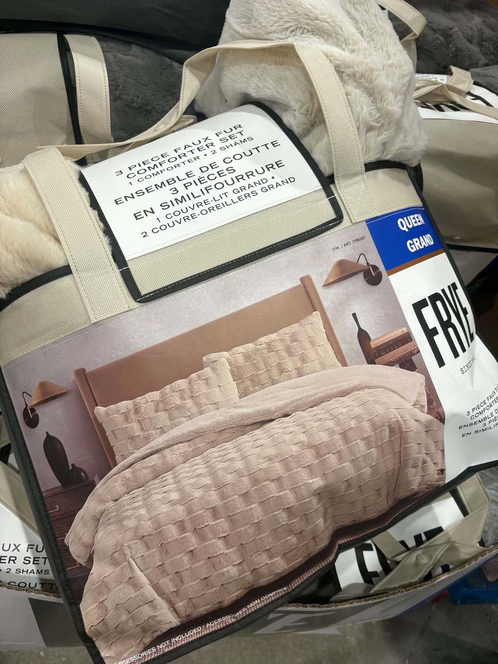 Ensemble de couette en similifourrure Frye grand format chez Costco