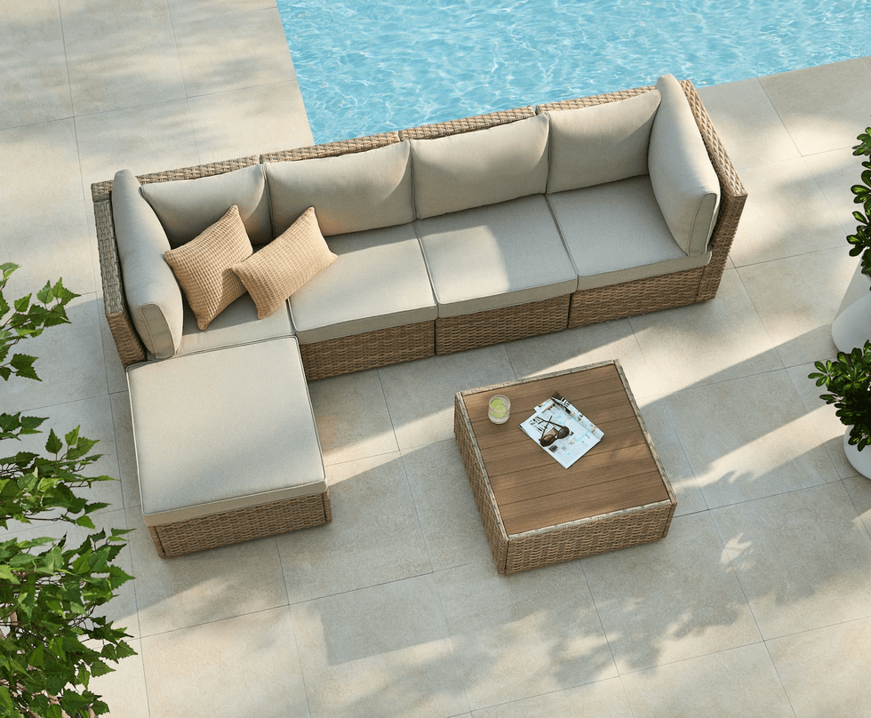 Ensemble de d\u00e9tente modulaire ext\u00e9rieur CANVAS Baysville avec coussins beiges sur le site de Canadian Tire