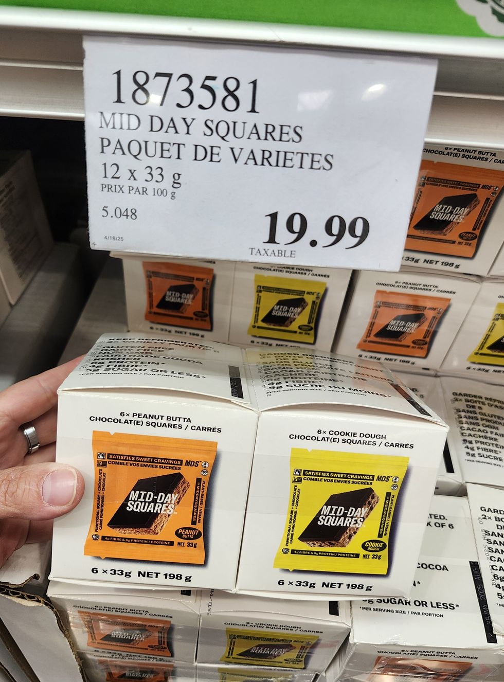 Ensemble de deux bo\u00eetes de collations Mid-Day Square.