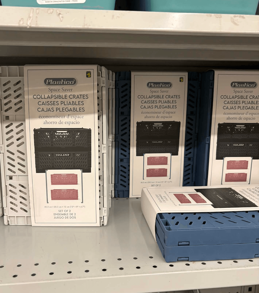 Ensemble de deux caisses de rangement pliables vendu au Dollarama.