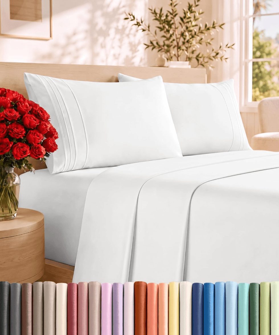 Ensemble de draps CGK Unlimited quatre pi\u00e8ces pour grand lit avec drap-housse, drap plat et deux taies sur le site d'Amazon Prime.