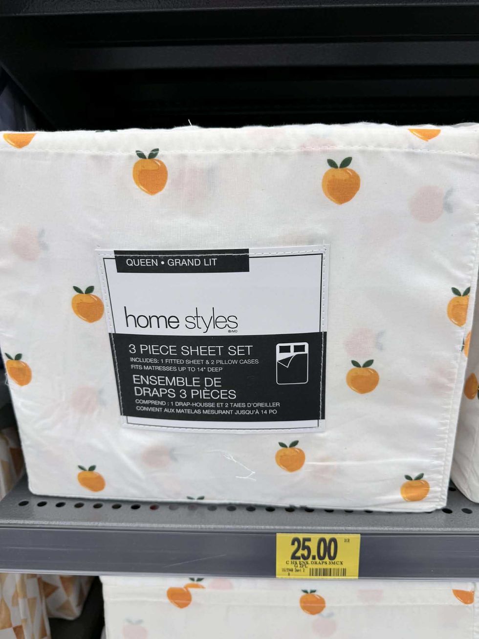 Ensemble de draps pour grand lit avec motifs de fruits en vente au Tigre G\u00e9ant pour 25 $.