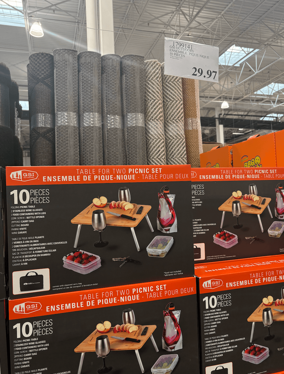 Ensemble de pique-nique de 10 pi\u00e8ces pour deux personnes GSI Outdoors \u00e0 vendre au Costco.