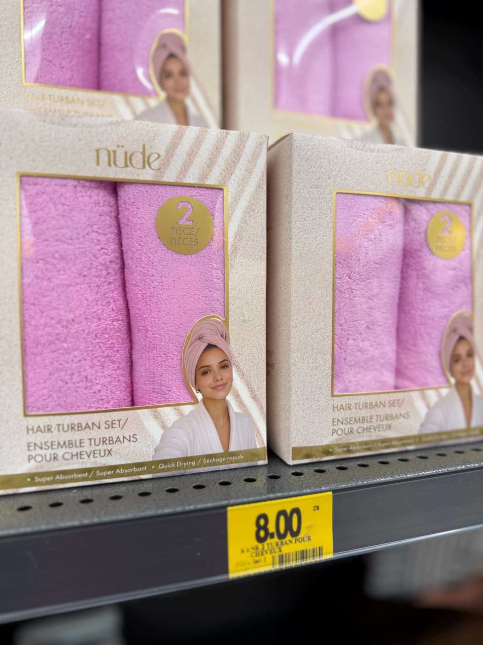 Ensembles de turbans-serviettes pour cheveux en vente au Tigre G\u00e9ant pour 8$.
