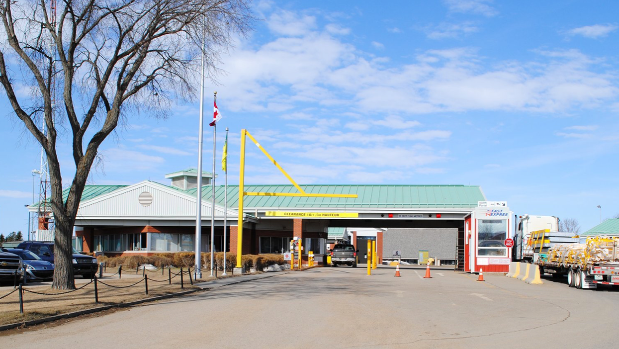 Entering Canada Via A Land Border? Here's A Tip From Health Canada To Reduce Waiting Times