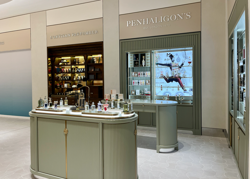 Espace parfum \u00e0 la boutique Renna\u00ef.