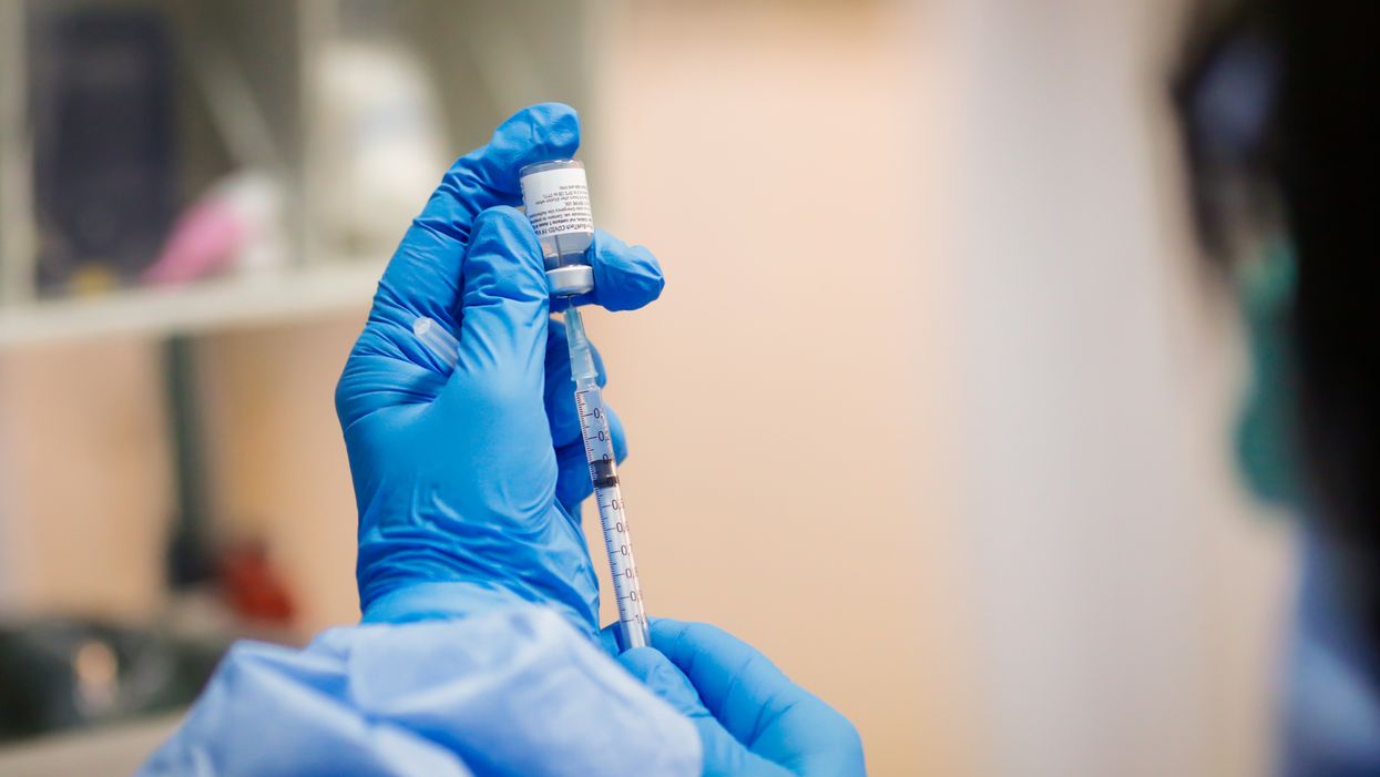 Est-ce possible d'avoir la COVID-19 après le vaccin? Un expert explique quoi savoir